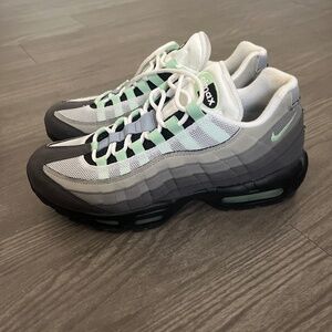 Nike Air Max 95 White/Black/Mint